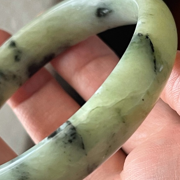 Natural Xiu green jade bangle bracelet - Picture 8 of 14